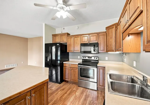 Photo 4 of Single family home for sale at 621 Ashley Ln, Owatonna, MN 55060 | MLS# 7124274 | Listing updated on 2026-10-12