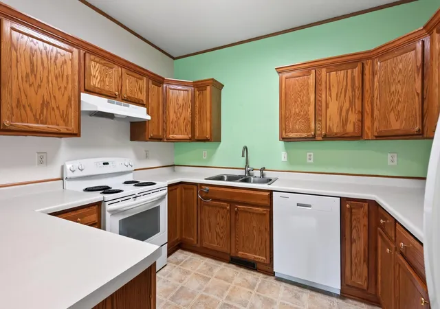 Photo 4 of Single family home for sale at 1012 Heldt St, Chaska, MN 55318 | MLS# 7124289 | Listing updated on 2026-09-30