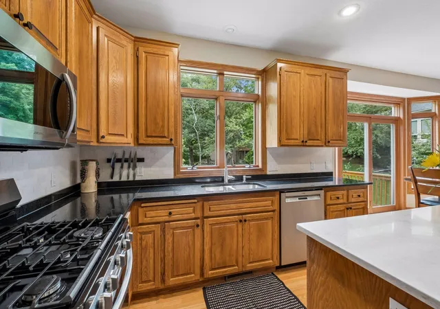 5th image of 4172 Cashell Gln, Saint Paul, MN 55122 | MLS# 7124293