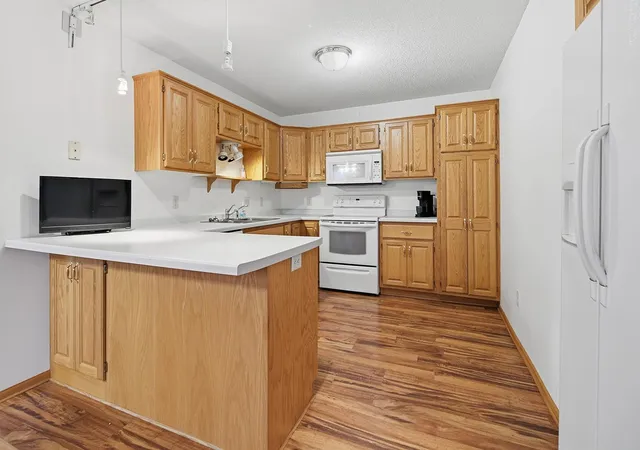 Photo 3 of Townhouse for sale at 702 Sunset Ln, Mora, MN 55051 | MLS# 7124306 | Listing updated on 2026-08-27