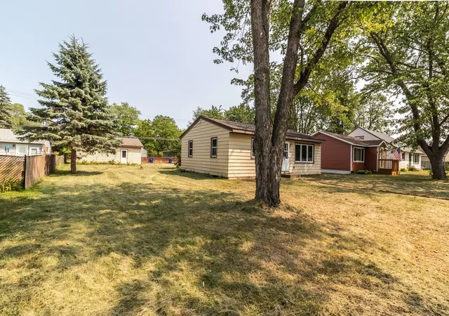 Photo 3 of Single family home for sale at 916 34th Avenue N, Saint Cloud, MN 56303 | MLS# 7124314 | Listing updated on 2026-08-11
