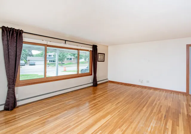 Photo 3 of Single family home for sale at 1801 River Hills Dr, Burnsville, MN 55337 | MLS# 7124350 | Listing updated on 2026-10-18