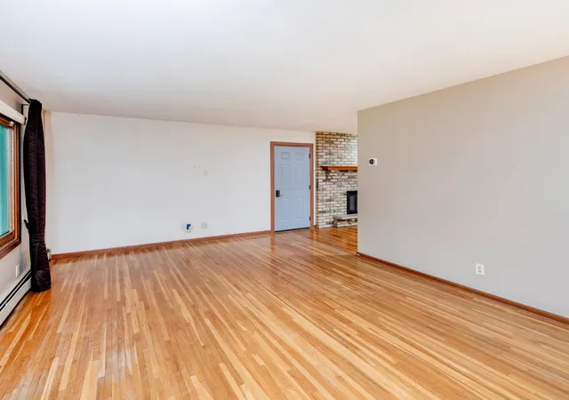 Photo 4 of Single family home for sale at 1801 River Hills Dr, Burnsville, MN 55337 | MLS# 7124350 | Listing updated on 2026-10-18