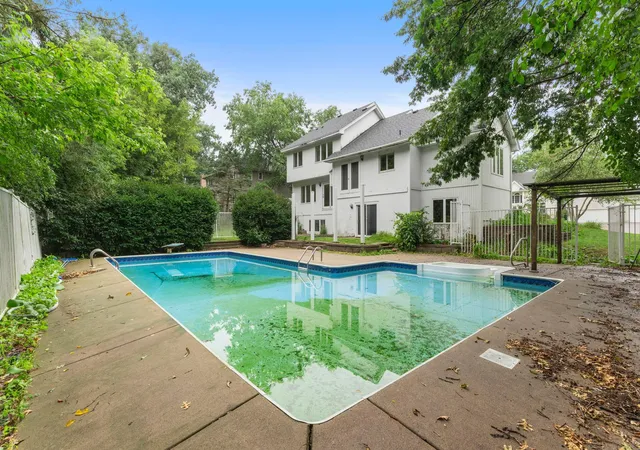 2nd image of 4526 137th St W, Saint Paul, MN 55124 | MLS# 7124351