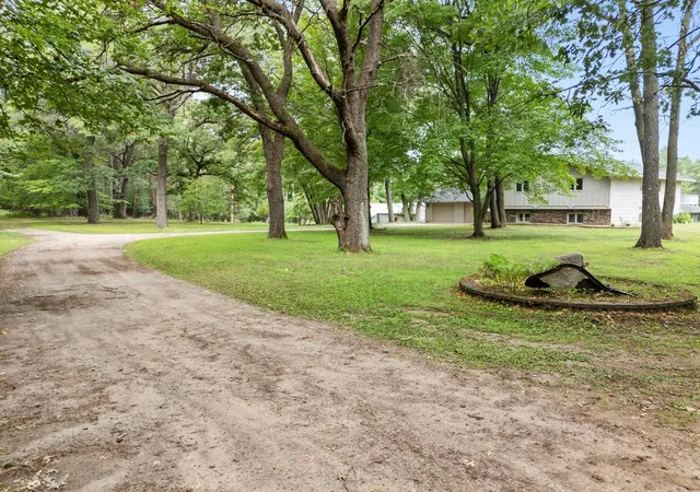 Photo 3 of Single family home for sale at 569 327th Avenue Ne, Cambridge, MN 55008 | MLS# 7124362 | Listing updated on 2026-09-21