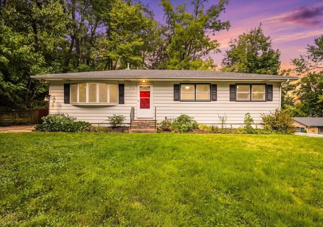 1st image of 513 7th St, Hudson, WI 54016 | MLS# 7124367