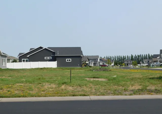 2nd image of 4015 49th Ave S, Fargo, ND 58104 | MLS# 7124375