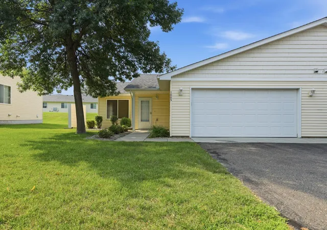 1st image of 1005 Ivy Ridge Ter, Buffalo, MN 55313 | MLS# 7124376