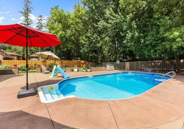 2nd image of 283 Capitol View Ave, Saint Paul, MN 55113 | MLS# 7124392