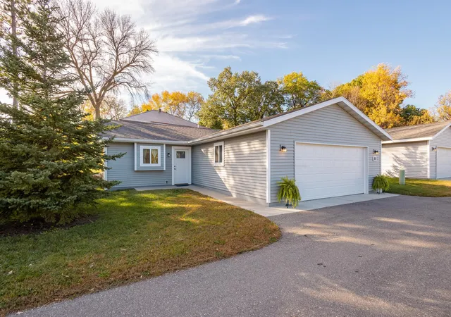 Photo 1 of Single family home for sale at 92 Birch Ave, Alexandria, MN 56308 | MLS# 7124403 | Listing updated on 2026-08-11
