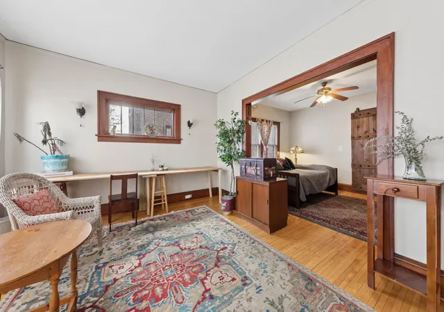 2nd image of 611 E 16Th St, Minneapolis, MN 55404