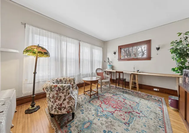 3rd image of 611 E 16Th St, Minneapolis, MN 55404