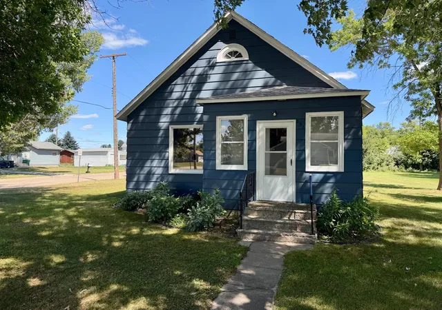 2nd image of 251 3rd Ave N, Casselton, ND 58012 | MLS# 7124423