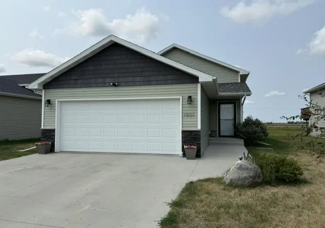 2nd image of 1801 19th St N, Wahpeton, ND 58075 | MLS# 7124424