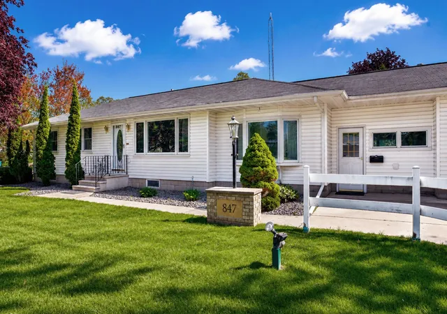 1st image of 847 17th St Ne, Owatonna, MN 55060 | MLS# 7124425