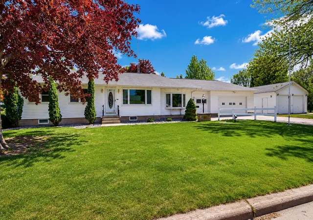 2nd image of 847 17th St Ne, Owatonna, MN 55060 | MLS# 7124425