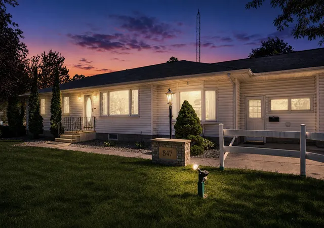 Photo 4 of Single family home for sale at 847 17th Street NE, Owatonna, MN 55060 | MLS# 7124425 | Listing updated on 2026-09-12