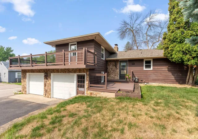 1st image of 2930 Bay St, Wayzata, MN 55391 | MLS# 7124440