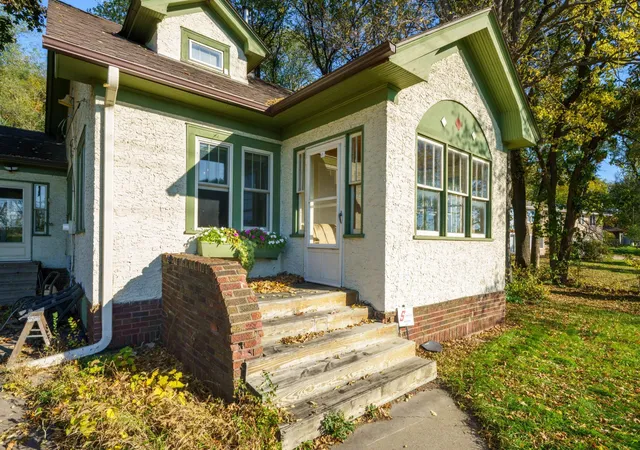 Photo 2 of Single family home for sale at 1194 Point Douglas Rd S, Saint Paul, MN 55119 | MLS# 7124443 | Listing updated on 2026-10-23