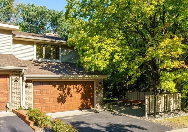 Photo 1 of Single family home for sale at 563 Sterling St S, Saint Paul, MN 55119 | MLS# 7124444 | Listing updated on 2026-10-15