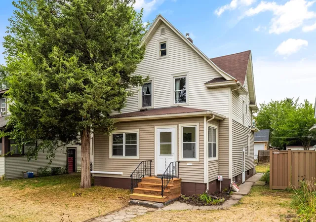 Photo 1 of Single family home for sale at 1557 Lafond Ave, Saint Paul, MN 55104 | MLS# 7124469 | Listing updated on 2026-10-23