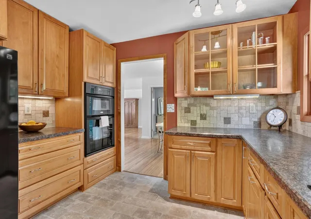 Photo 4 of Sale Pending at 507 N Maple St, Chaska, MN 55318 | MLS# 7124490 | Listing updated on 2026-09-08