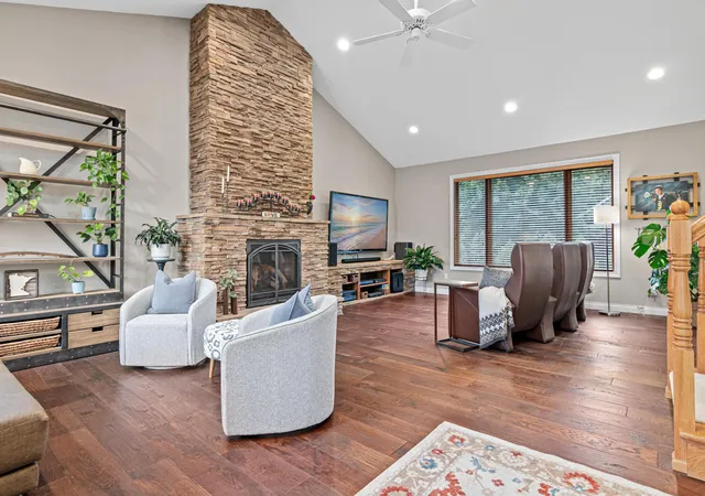 Photo 4 of Sale Pending at 1289 Bucher Ave, Saint Paul, MN 55126 | MLS# 7124498 | Listing updated on 2026-08-24
