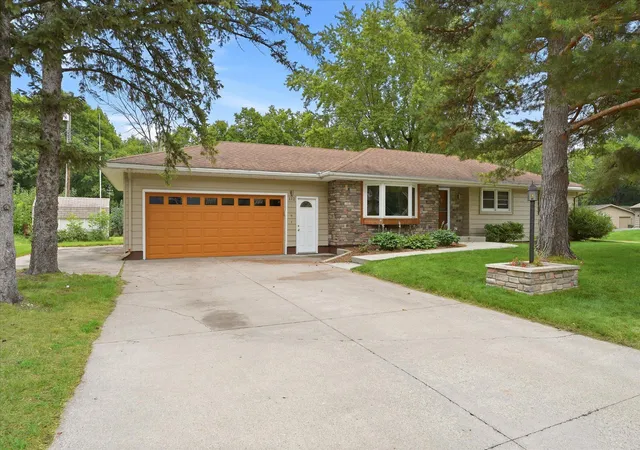 1st image of 112 Willow Dr Sw, Saint Michael, MN 55376 | MLS# 7124530