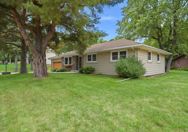 Photo 3 of Sale Pending at 112 Willow Dr Sw, Saint Michael, MN 55376 | MLS# 7124530 | Listing updated on 2026-09-05