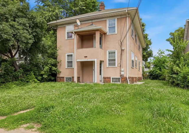 Listing Photo 2 - Condo for sale in building located at 1917 Newton Ave N, Minneapolis, MN 55411