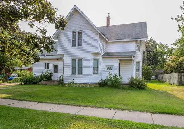 2nd image of 1140 12th Ave, Baldwin, WI 54002 | MLS# 7124542