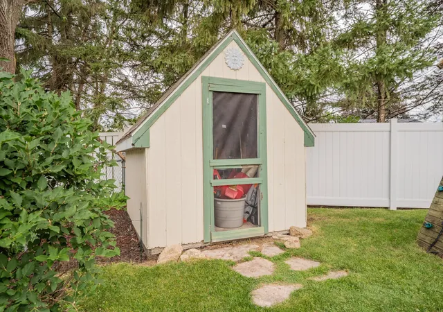 61st image of 1704 Sierra Dr S, Eau Claire, WI 54701 | MLS# 7124549