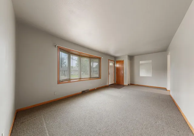 2nd image of 120 N Manitou Dr, Mankato, MN 56001 | MLS# 7124551