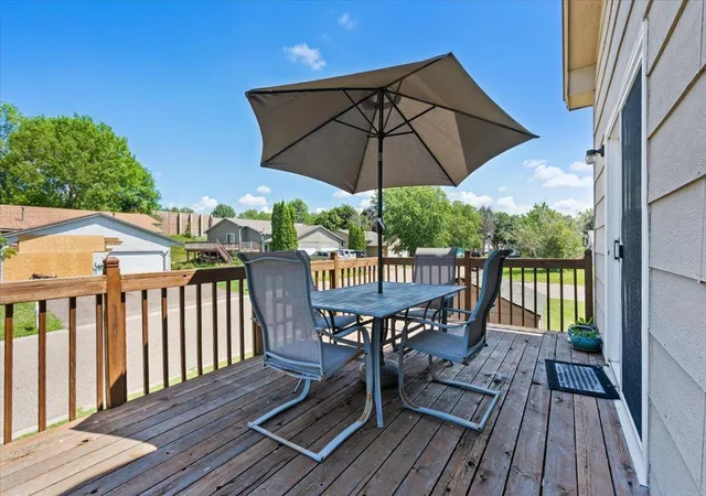 17th image of 7194 Upper 17th St N, Saint Paul, MN 55128 | MLS# 7124569