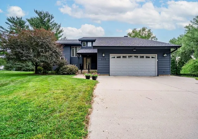 1st image of 503 Grandview Heights Ct, Menomonie, WI 54751 | MLS# 7124577