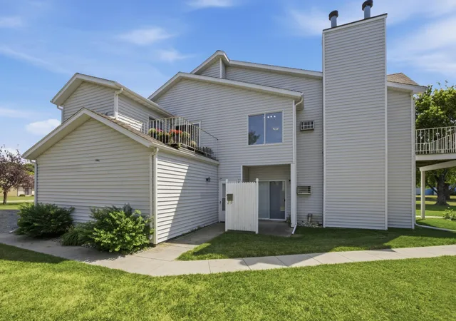 Photo 1 of Sale Pending at 2807 32nd Street S, Moorhead, MN 56560 | MLS# 7124586 | Listing updated on 2026-09-02