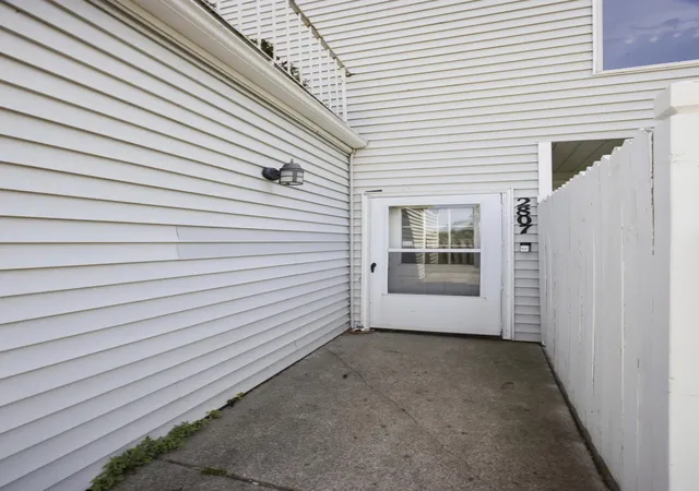 Photo 3 of Sale Pending at 2807 32nd Street S, Moorhead, MN 56560 | MLS# 7124586 | Listing updated on 2026-09-02