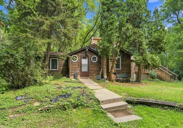 Photo 1 of Single family home for sale at 15320 Highwood Dr, Minnetonka, MN 55345 | MLS# 7124587 | Listing updated on 2026-10-22