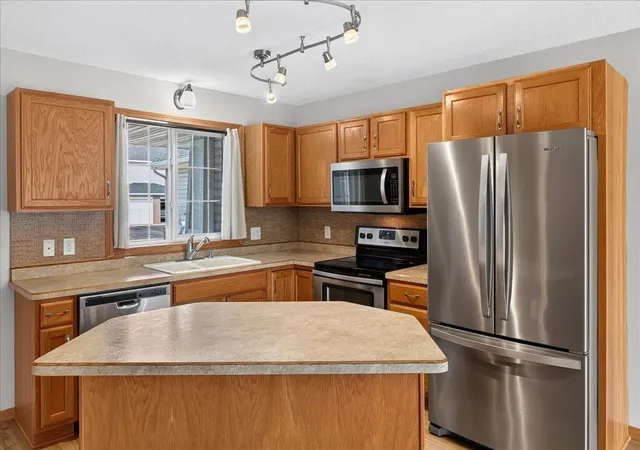 Photo 3 of Single family home for sale at 10509 64Th Ln Ne, Albertville, MN 55301 | MLS# 7124598 | Listing updated on 2026-09-22