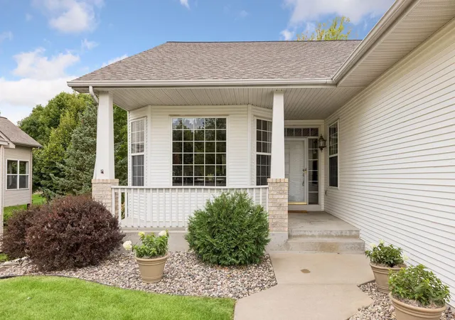 Photo 3 of Single family home for sale at 17461 Haralson Dr, Eden Prairie, MN 55347 | MLS# 7124602 | Listing updated on 2026-10-09