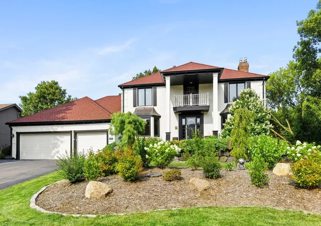 2nd image of 9348 Olympia Dr, Eden Prairie, MN 55347 | MLS# 7124628