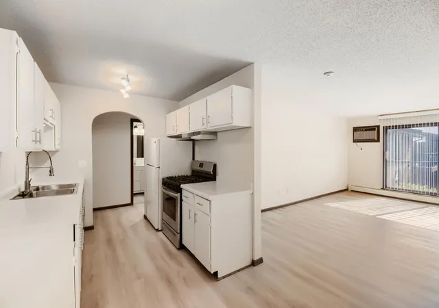 2nd image of 7350 York Ave S #204, Minneapolis, MN 55435 | MLS# 7124635
