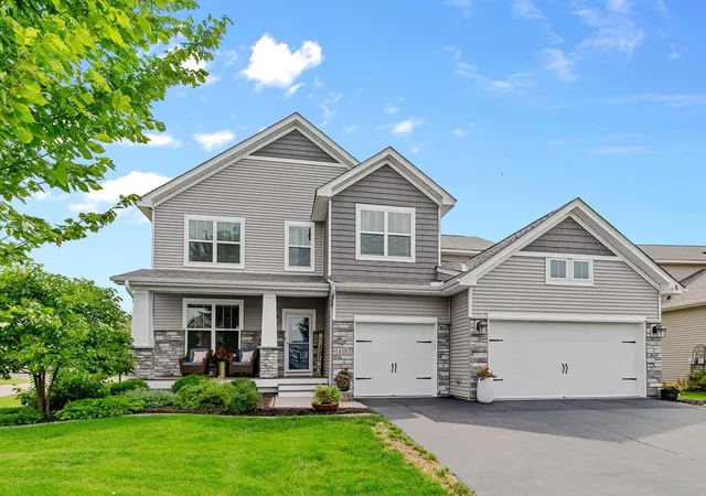 2nd image of 14187 Oneka Pkwy N, Hugo, MN 55038 | MLS# 7124647