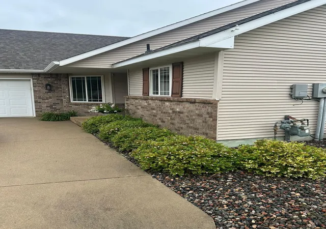 Photo 2 of Townhouse for sale at 3310 Eagle Ridge Dr W, Willmar, MN 56201 | MLS# 7124650 | Listing updated on 2026-08-25