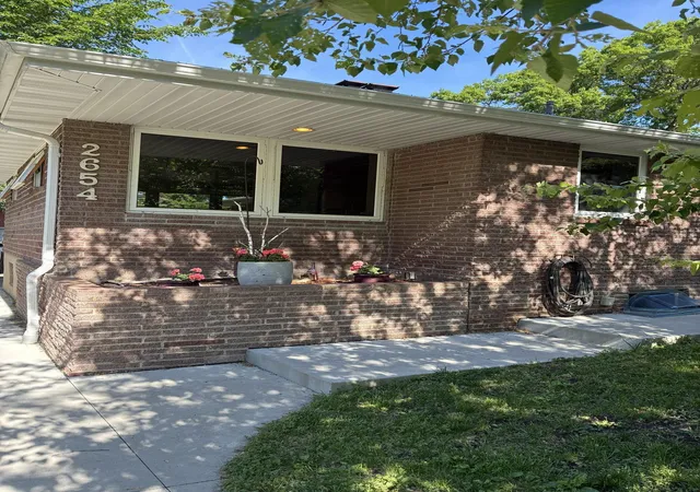 Photo 2 of Sale Pending at 2654 Xenwood Ave S, Minneapolis, MN 55416 | MLS# 7124667 | Listing updated on 2026-09-30
