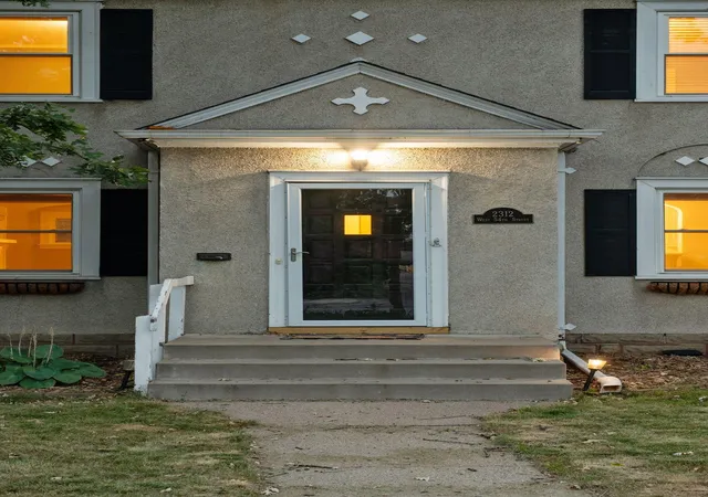 2nd image of 2312 W 54Th St, Minneapolis, MN 55410 | MLS# 7124684