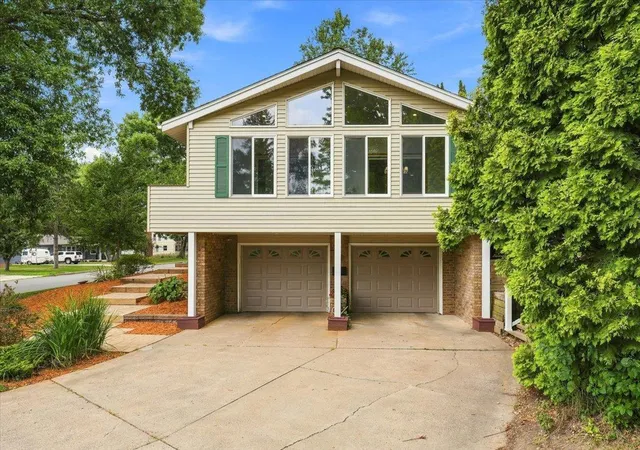 1st image of 832 Bartosh Ln, River Falls, WI 54022 | MLS# 7124698