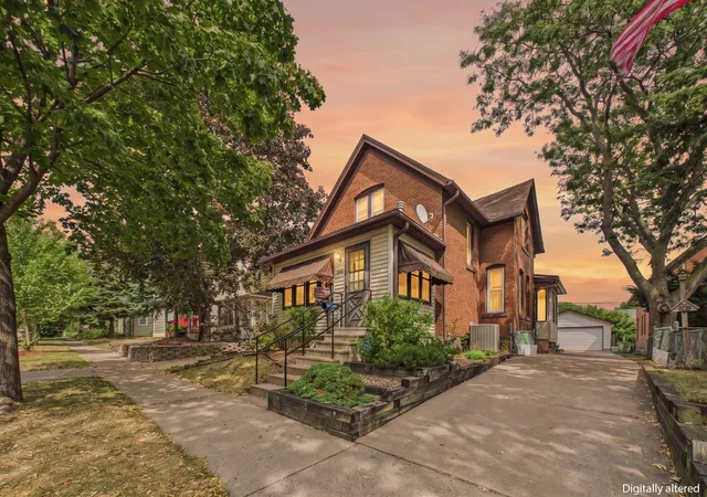 Photo 1 of Sale Pending at 992 Matilda St, Saint Paul, MN 55117 | MLS# 7124699 | Listing updated on 2026-09-13