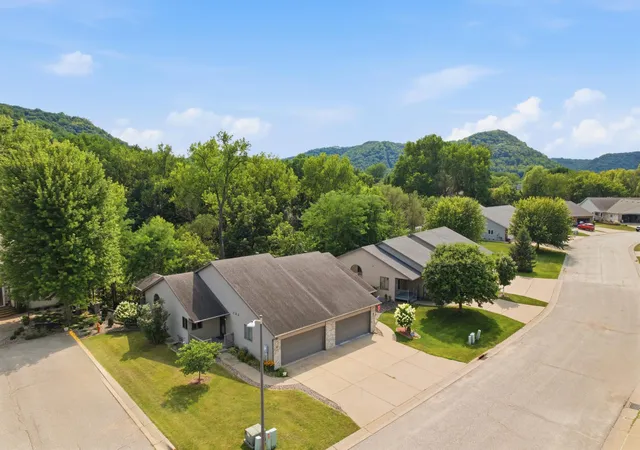 Photo 2 of Single family home for sale at 152 Janet Marie Ln, Winona, MN 55987 | MLS# 7124704 | Listing updated on 2026-08-26