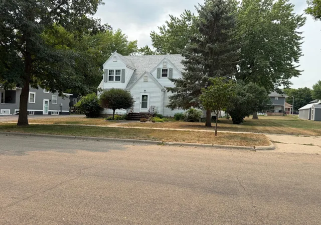 Photo 2 of Single family home for sale at 715 N Mckenzie St, Luverne, MN 56156 | MLS# 7124705 | Listing updated on 2026-09-06